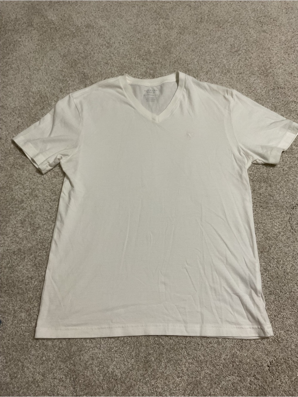 American Eagle Outfitters White V-Neck Short Sleeve Tee